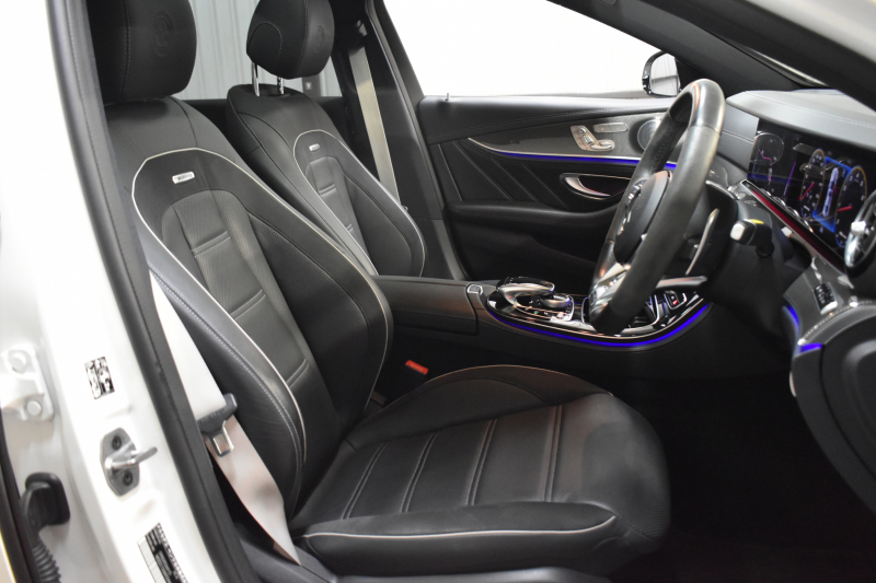 AMG Eクラス E63 S 4M+ ｴｸｽｸﾙｰｼﾌﾞ ﾚｰﾀﾞｰSP 右H 612馬力 ｴｸｽｸﾙｰｼﾌﾞP MEｺﾈｸﾄ ﾊﾟﾉﾗﾏSR ﾋｰﾀｰｸｰﾗｰ黒革 ﾃﾞｨｽﾄﾛ BSM Lﾁｪﾝｼﾞ AMGｴｱﾛ20AW ｷｰGo PTS ﾌｯﾄﾄﾗﾝｸ HUD ﾌﾞﾙﾒS 地ﾃﾞｼﾞ360ｶﾒﾗ 2年保証