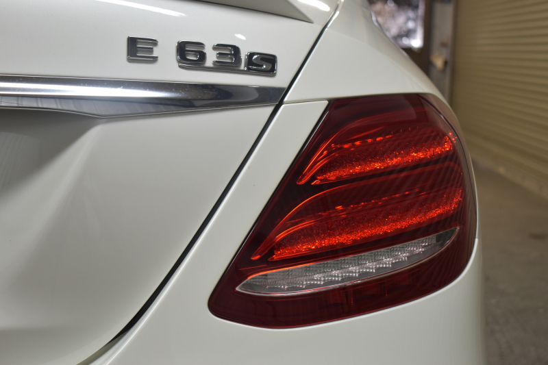 AMG Eクラス E63 S 4M+ ｴｸｽｸﾙｰｼﾌﾞ ﾚｰﾀﾞｰSP 右H 612馬力 ｴｸｽｸﾙｰｼﾌﾞP MEｺﾈｸﾄ ﾊﾟﾉﾗﾏSR ﾋｰﾀｰｸｰﾗｰ黒革 ﾃﾞｨｽﾄﾛ BSM Lﾁｪﾝｼﾞ AMGｴｱﾛ20AW ｷｰGo PTS ﾌｯﾄﾄﾗﾝｸ HUD ﾌﾞﾙﾒS 地ﾃﾞｼﾞ360ｶﾒﾗ 2年保証