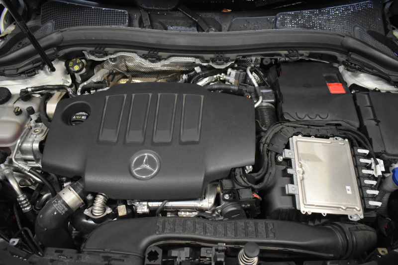 メルセデスベンツ GLA GLA200d 4ﾏﾁｯｸ AMGﾗｲﾝ/AMGﾚｻﾞｰｴｸｽｸﾙｰｼﾌﾞP/ﾚｰﾀﾞｰSP 燃費16.5 ﾃﾞｨｰｾﾞﾙTB ﾊﾟﾉﾗﾏｻﾝR ﾋｰﾀｰ付赤黒革ｼｰﾄ ﾃﾞｨｽﾄﾛ BSM Lﾁｪﾝｼﾞ AMGｴｱﾛ19AW ｷｰﾚｽGO PTS ﾌｯﾄﾄﾗﾝｸ 対話式ﾅﾋﾞ 360ｶﾒﾗ 2年保証