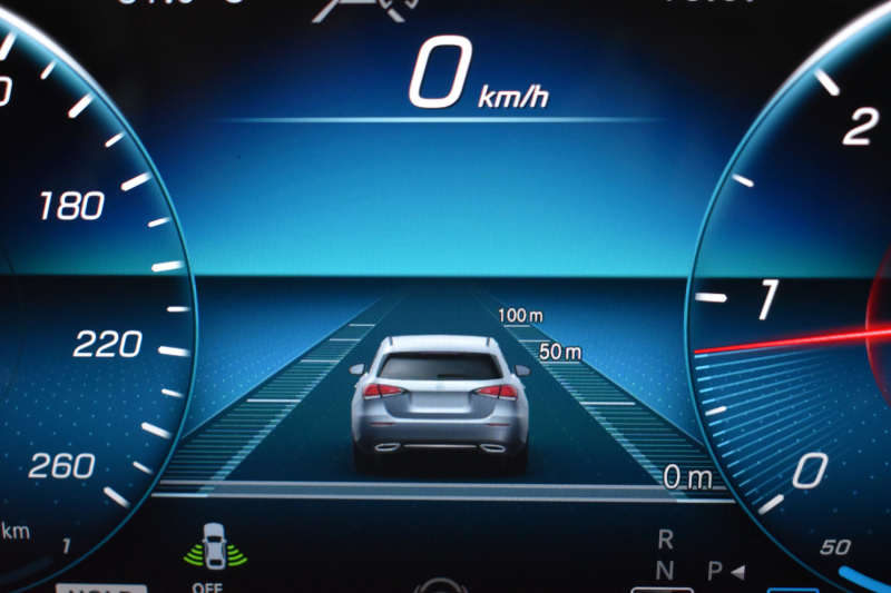 メルセデスベンツ GLA GLA200d 4ﾏﾁｯｸ AMGﾗｲﾝ/AMGﾚｻﾞｰｴｸｽｸﾙｰｼﾌﾞP/ﾚｰﾀﾞｰSP 燃費16.5 ﾃﾞｨｰｾﾞﾙTB ﾊﾟﾉﾗﾏｻﾝR ﾋｰﾀｰ付赤黒革ｼｰﾄ ﾃﾞｨｽﾄﾛ BSM Lﾁｪﾝｼﾞ AMGｴｱﾛ19AW ｷｰﾚｽGO PTS ﾌｯﾄﾄﾗﾝｸ 対話式ﾅﾋﾞ 360ｶﾒﾗ 2年保証