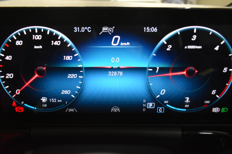 メルセデスベンツ GLA GLA200d 4ﾏﾁｯｸ AMGﾗｲﾝ/AMGﾚｻﾞｰｴｸｽｸﾙｰｼﾌﾞP/ﾚｰﾀﾞｰSP 燃費16.5 ﾃﾞｨｰｾﾞﾙTB ﾊﾟﾉﾗﾏｻﾝR ﾋｰﾀｰ付赤黒革ｼｰﾄ ﾃﾞｨｽﾄﾛ BSM Lﾁｪﾝｼﾞ AMGｴｱﾛ19AW ｷｰﾚｽGO PTS ﾌｯﾄﾄﾗﾝｸ 対話式ﾅﾋﾞ 360ｶﾒﾗ 2年保証