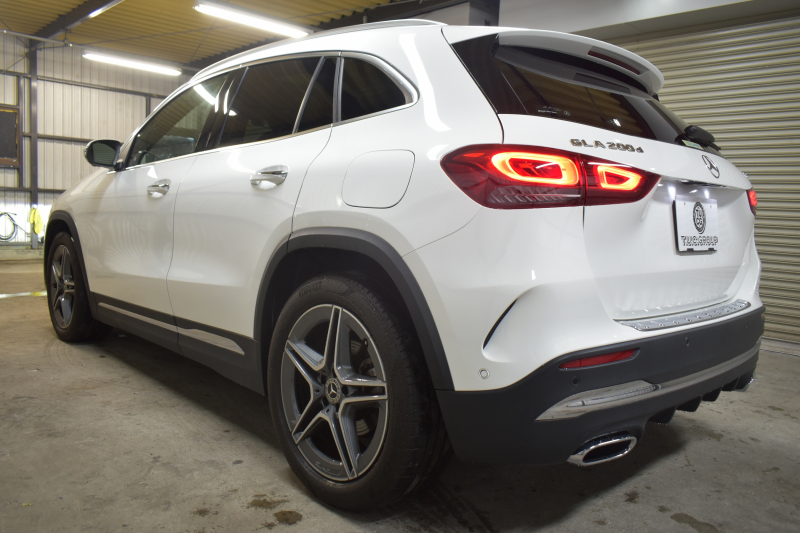 メルセデスベンツ GLA GLA200d 4ﾏﾁｯｸ AMGﾗｲﾝ/AMGﾚｻﾞｰｴｸｽｸﾙｰｼﾌﾞP/ﾚｰﾀﾞｰSP 燃費16.5 ﾃﾞｨｰｾﾞﾙTB ﾊﾟﾉﾗﾏｻﾝR ﾋｰﾀｰ付赤黒革ｼｰﾄ ﾃﾞｨｽﾄﾛ BSM Lﾁｪﾝｼﾞ AMGｴｱﾛ19AW ｷｰﾚｽGO PTS ﾌｯﾄﾄﾗﾝｸ 対話式ﾅﾋﾞ 360ｶﾒﾗ 2年保証