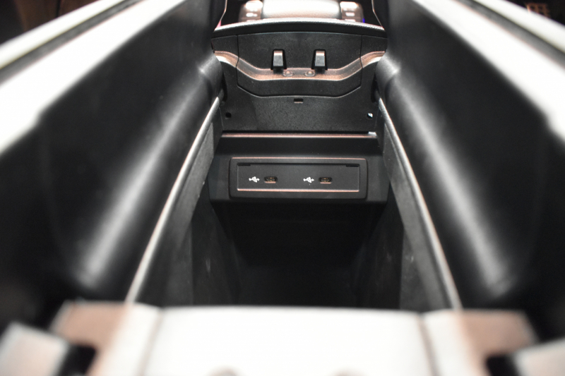 メルセデスベンツ GLA GLA200d 4ﾏﾁｯｸ AMGﾗｲﾝ/AMGﾚｻﾞｰｴｸｽｸﾙｰｼﾌﾞP/ﾚｰﾀﾞｰSP 燃費16.5 ﾃﾞｨｰｾﾞﾙTB ﾊﾟﾉﾗﾏｻﾝR ﾋｰﾀｰ付赤黒革ｼｰﾄ ﾃﾞｨｽﾄﾛ BSM Lﾁｪﾝｼﾞ AMGｴｱﾛ19AW ｷｰﾚｽGO PTS ﾌｯﾄﾄﾗﾝｸ 対話式ﾅﾋﾞ 360ｶﾒﾗ 2年保証