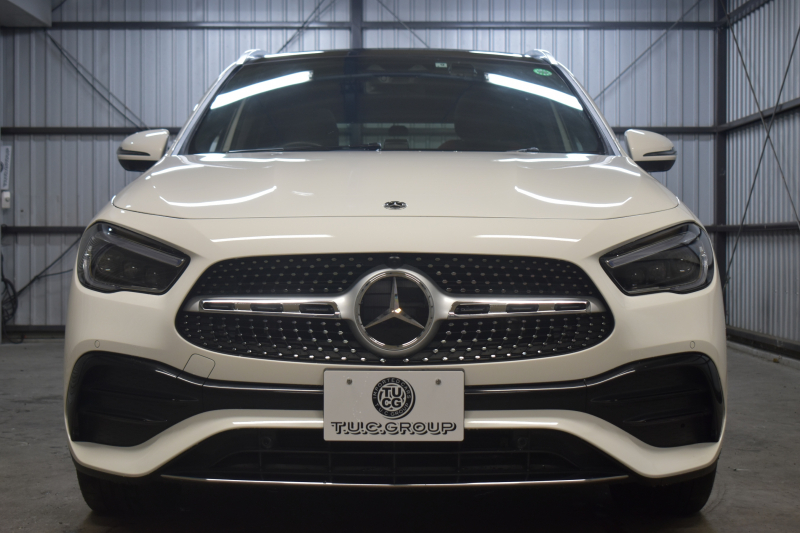 メルセデスベンツ GLA GLA200d 4ﾏﾁｯｸ AMGﾗｲﾝ/AMGﾚｻﾞｰｴｸｽｸﾙｰｼﾌﾞP/ﾚｰﾀﾞｰSP 燃費16.5 ﾃﾞｨｰｾﾞﾙTB ﾊﾟﾉﾗﾏｻﾝR ﾋｰﾀｰ付赤黒革ｼｰﾄ ﾃﾞｨｽﾄﾛ BSM Lﾁｪﾝｼﾞ AMGｴｱﾛ19AW ｷｰﾚｽGO PTS ﾌｯﾄﾄﾗﾝｸ 対話式ﾅﾋﾞ 360ｶﾒﾗ 2年保証