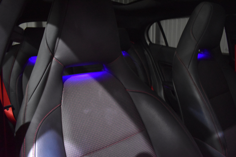 AMG GLA GLA45 4ﾏﾁｯｸ ﾚｰﾀﾞｰｾｰﾌﾃｨP 高出力ｴﾝｼﾞﾝ360馬力 ﾊﾟﾉﾗﾏｻﾝﾙｰﾌ ﾋｰﾀｰ黒革 ﾃﾞｨｽﾄﾛﾆｯｸﾌﾟﾗｽ ﾌﾞﾗｲﾝｯﾄﾞｽﾎﾟｯﾄ ﾚｰﾝｷｰﾌﾟ AMGｴｱﾛ19AW ｷｰﾚｽGO ﾊﾟｰｸﾄﾛﾆｯｸ 地デジBｶﾒﾗ 2年保証