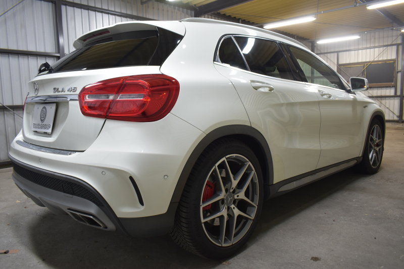 AMG GLA GLA45 4ﾏﾁｯｸ ﾚｰﾀﾞｰｾｰﾌﾃｨP 高出力ｴﾝｼﾞﾝ360馬力 ﾊﾟﾉﾗﾏｻﾝﾙｰﾌ ﾋｰﾀｰ黒革 ﾃﾞｨｽﾄﾛﾆｯｸﾌﾟﾗｽ ﾌﾞﾗｲﾝｯﾄﾞｽﾎﾟｯﾄ ﾚｰﾝｷｰﾌﾟ AMGｴｱﾛ19AW ｷｰﾚｽGO ﾊﾟｰｸﾄﾛﾆｯｸ 地デジBｶﾒﾗ 2年保証