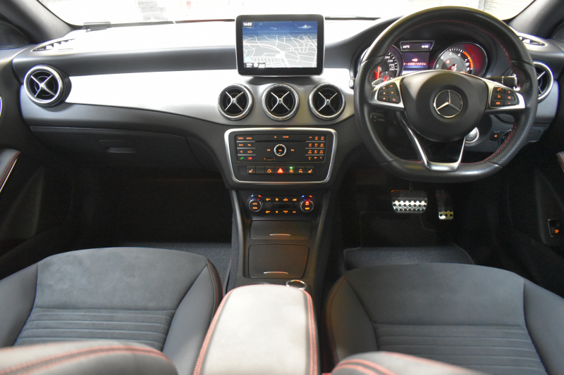 メルセデスベンツ CLAクラス CLA180 Edition Black AMGﾗｲﾝ ﾚｰﾀﾞｰｾｰﾌﾃｨP 限定250台 1ｵｰﾅｰ ﾊｰﾌﾚｻﾞｰ ﾃﾞｨｽﾄﾛ ﾌﾞﾗｲﾝﾄﾞｽﾎﾟｯﾄ ﾚｰﾝｷｰﾌﾟ AMGｴｱﾛ18AW HDDﾅﾋﾞTV ﾊﾞｯｸｶﾒﾗ ｷｰﾚｽGo ﾊﾟｰｸｱｼｽﾄ 2年保証