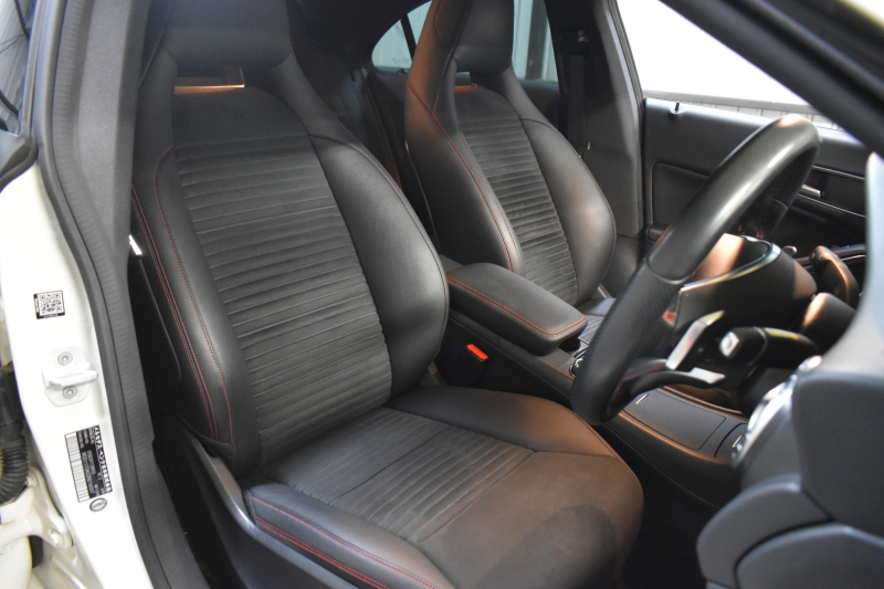 メルセデスベンツ CLAクラス CLA180 Edition Black AMGﾗｲﾝ ﾚｰﾀﾞｰｾｰﾌﾃｨP 限定250台 1ｵｰﾅｰ ﾊｰﾌﾚｻﾞｰ ﾃﾞｨｽﾄﾛ ﾌﾞﾗｲﾝﾄﾞｽﾎﾟｯﾄ ﾚｰﾝｷｰﾌﾟ AMGｴｱﾛ18AW HDDﾅﾋﾞTV ﾊﾞｯｸｶﾒﾗ ｷｰﾚｽGo ﾊﾟｰｸｱｼｽﾄ 2年保証