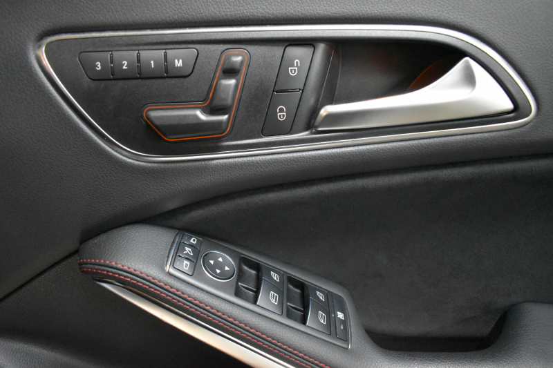 メルセデスベンツ CLAクラス CLA180 Edition Black AMGﾗｲﾝ ﾚｰﾀﾞｰｾｰﾌﾃｨP 限定250台 1ｵｰﾅｰ ﾊｰﾌﾚｻﾞｰ ﾃﾞｨｽﾄﾛ ﾌﾞﾗｲﾝﾄﾞｽﾎﾟｯﾄ ﾚｰﾝｷｰﾌﾟ AMGｴｱﾛ18AW HDDﾅﾋﾞTV ﾊﾞｯｸｶﾒﾗ ｷｰﾚｽGo ﾊﾟｰｸｱｼｽﾄ 2年保証