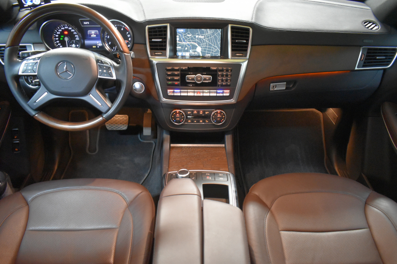 メルセデスベンツ GLクラス GL550 4M AMGｴｸｽｸﾙｰｼﾌﾞ ﾚｰﾀﾞｰSP 435馬力V8 左H 4WD D車 ﾊﾟﾉﾗﾏｻﾝR ﾋｰﾀｰｸｰﾗｰ茶革 ﾃﾞｨｽﾄﾛ AMGｴｱﾛ21AW ｷｰGO PTS 電動Rｹﾞｰﾄ 地ﾃﾞｼﾞ360ｶﾒﾗ 2年保証