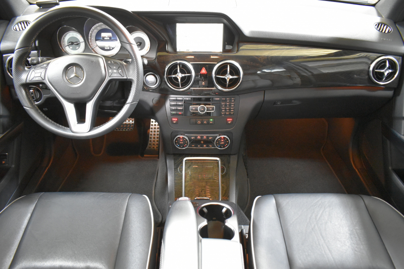 メルセデスベンツ GLKクラス GLK350 4M AMGｴｸｽｸﾙｰｼﾌﾞ ﾚｰﾀﾞｰｾｰﾌﾃｨP 後期型 左H 4WD 306馬力 ﾊﾟﾉﾗﾏｻﾝﾙｰﾌ ﾋｰﾀｰ付黒革 ﾃﾞｨｽﾄﾛ BSM Lｷｰﾌﾟ AMGｴｱﾛ20AW ｷｰﾚｽGO ﾊﾟｰｸﾄﾛ 電動ﾘｱｹﾞｰﾄ LED内蔵ｷｾﾉﾝ 地ﾃﾞｼﾞﾅﾋﾞ 360ｶﾒﾗ 2年保証