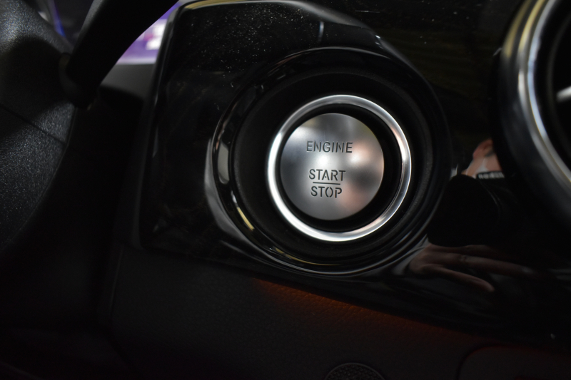 メルセデスベンツ GLKクラス GLK350 4M AMGｴｸｽｸﾙｰｼﾌﾞ ﾚｰﾀﾞｰｾｰﾌﾃｨP 後期型 左H 4WD 306馬力 ﾊﾟﾉﾗﾏｻﾝﾙｰﾌ ﾋｰﾀｰ付黒革 ﾃﾞｨｽﾄﾛ BSM Lｷｰﾌﾟ AMGｴｱﾛ20AW ｷｰﾚｽGO ﾊﾟｰｸﾄﾛ 電動ﾘｱｹﾞｰﾄ LED内蔵ｷｾﾉﾝ 地ﾃﾞｼﾞﾅﾋﾞ 360ｶﾒﾗ 2年保証