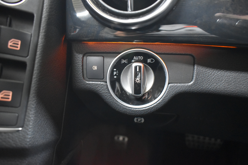 メルセデスベンツ GLKクラス GLK350 4M AMGｴｸｽｸﾙｰｼﾌﾞ ﾚｰﾀﾞｰｾｰﾌﾃｨP 後期型 左H 4WD 306馬力 ﾊﾟﾉﾗﾏｻﾝﾙｰﾌ ﾋｰﾀｰ付黒革 ﾃﾞｨｽﾄﾛ BSM Lｷｰﾌﾟ AMGｴｱﾛ20AW ｷｰﾚｽGO ﾊﾟｰｸﾄﾛ 電動ﾘｱｹﾞｰﾄ LED内蔵ｷｾﾉﾝ 地ﾃﾞｼﾞﾅﾋﾞ 360ｶﾒﾗ 2年保証