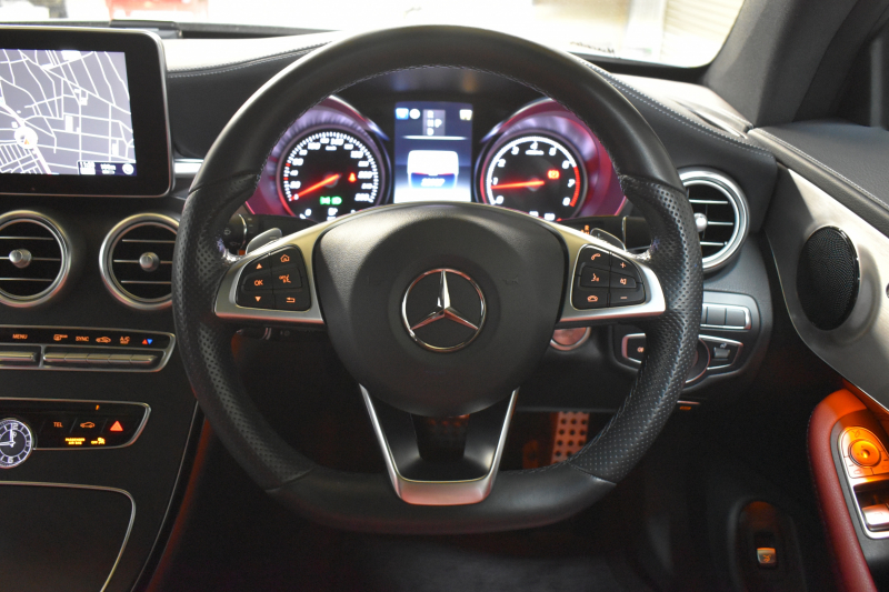 メルセデスベンツ Cクラス C180ｸｰﾍﾟ ｽﾎﾟｰﾂ+ ﾚｻﾞｰｴｸｽｸﾙｰｼﾌﾞ ﾚｰﾀﾞｰｾｰﾌﾃｨP 燃費14.9km ﾊﾟﾉﾗﾏｻﾝﾙｰﾌ ﾋｰﾀｰ赤本革 ACC BSM Lｷｰﾌﾟ AMGｴｱﾛ19AW ｷｰﾚｽGo ﾊﾟｰｸﾄﾛ LEDﾍｯﾄﾞﾗｲﾄ ｴｱﾊﾞﾗﾝｽ 地ﾃﾞｼﾞﾅﾋﾞ Bｶﾒﾗ 2年保証