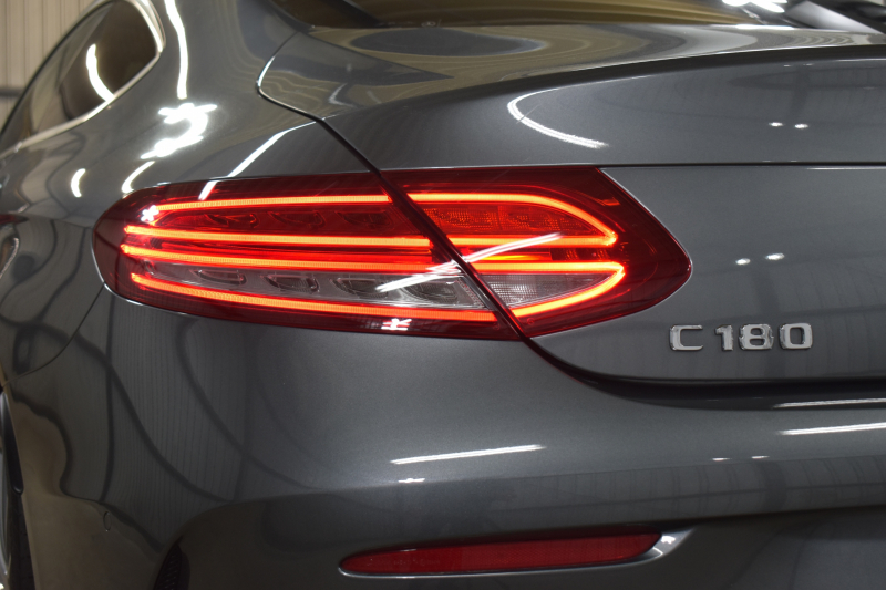 メルセデスベンツ Cクラス C180ｸｰﾍﾟ ｽﾎﾟｰﾂ+ ﾚｻﾞｰｴｸｽｸﾙｰｼﾌﾞ ﾚｰﾀﾞｰｾｰﾌﾃｨP 燃費14.9km ﾊﾟﾉﾗﾏｻﾝﾙｰﾌ ﾋｰﾀｰ赤本革 ACC BSM Lｷｰﾌﾟ AMGｴｱﾛ19AW ｷｰﾚｽGo ﾊﾟｰｸﾄﾛ LEDﾍｯﾄﾞﾗｲﾄ ｴｱﾊﾞﾗﾝｽ 地ﾃﾞｼﾞﾅﾋﾞ Bｶﾒﾗ 2年保証