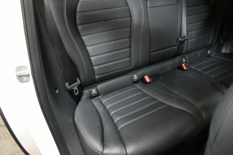 メルセデスベンツ GLC GLC220d 4ﾏﾁｯｸ ｽﾎﾟｰﾂ 本革仕様 ﾚｰﾀﾞｰｾｰﾌﾃｨP 170馬力 ﾊﾟﾉﾗﾏｻﾝﾙｰﾌ 全席ﾋｰﾀｰ黒革ｼｰﾄ ﾃﾞｨｽﾄﾛ ﾌﾞﾗｲﾝﾄﾞS Lｷｰﾌﾟ AMGｴｱﾛ19AW ｷｰGo PTS ﾍｯﾄﾞｱｯﾌﾟD ﾌﾞﾙﾒｽﾀS Fｹﾞｰﾄ 地ﾃﾞｼﾞ360ｶﾒﾗ 2年保証