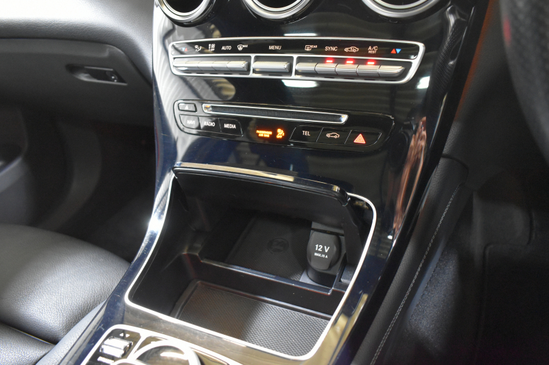 メルセデスベンツ GLC GLC220d 4ﾏﾁｯｸ ｽﾎﾟｰﾂ 本革仕様 ﾚｰﾀﾞｰｾｰﾌﾃｨP 170馬力 ﾊﾟﾉﾗﾏｻﾝﾙｰﾌ 全席ﾋｰﾀｰ黒革ｼｰﾄ ﾃﾞｨｽﾄﾛ ﾌﾞﾗｲﾝﾄﾞS Lｷｰﾌﾟ AMGｴｱﾛ19AW ｷｰGo PTS ﾍｯﾄﾞｱｯﾌﾟD ﾌﾞﾙﾒｽﾀS Fｹﾞｰﾄ 地ﾃﾞｼﾞ360ｶﾒﾗ 2年保証