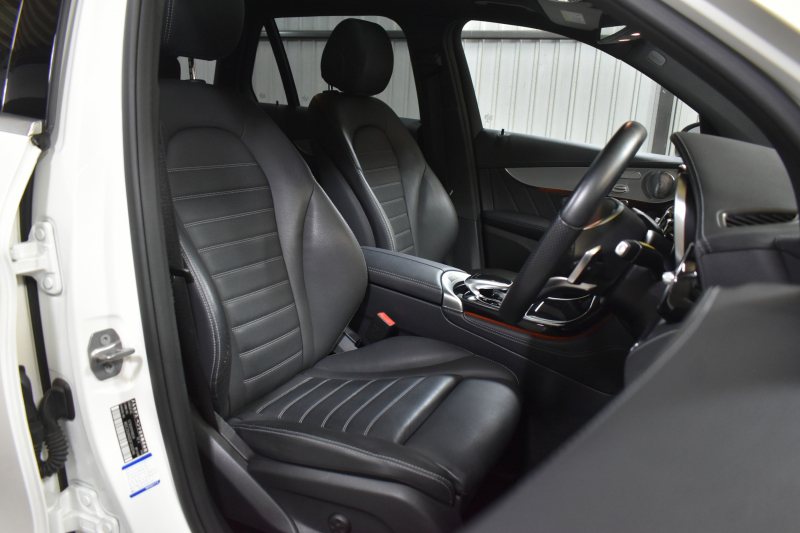 メルセデスベンツ GLC GLC220d 4ﾏﾁｯｸ ｽﾎﾟｰﾂ 本革仕様 ﾚｰﾀﾞｰｾｰﾌﾃｨP 170馬力 ﾊﾟﾉﾗﾏｻﾝﾙｰﾌ 全席ﾋｰﾀｰ黒革ｼｰﾄ ﾃﾞｨｽﾄﾛ ﾌﾞﾗｲﾝﾄﾞS Lｷｰﾌﾟ AMGｴｱﾛ19AW ｷｰGo PTS ﾍｯﾄﾞｱｯﾌﾟD ﾌﾞﾙﾒｽﾀS Fｹﾞｰﾄ 地ﾃﾞｼﾞ360ｶﾒﾗ 2年保証