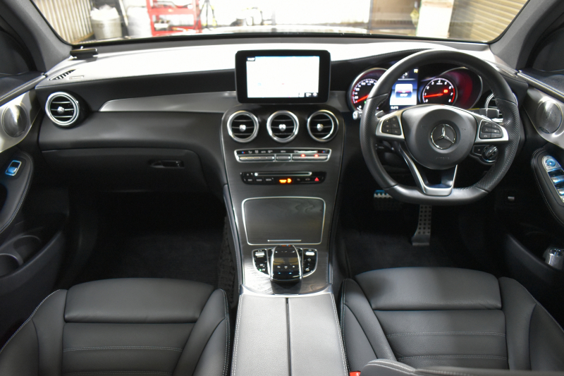 メルセデスベンツ GLC GLC250 4ﾏﾁｯｸ ｽﾎﾟｰﾂ 本革仕様 ﾚｰﾀﾞｰｾｰﾌﾃｨP 211馬力 1ｵｰﾅｰ ﾊﾟﾉﾗﾏｻﾝﾙｰﾌ 全席ﾋｰﾀｰ黒革ｼｰﾄ ﾃﾞｨｽﾄﾛ ﾌﾞﾗｲﾝﾄﾞS Lｷｰﾌﾟ AMGｴｱﾛ19AW ｷｰGo PTS ﾍｯﾄﾞｱｯﾌﾟD ﾌﾞﾙﾒｽﾀS Fｹﾞｰﾄ 地ﾃﾞｼﾞ360ｶﾒﾗ 2年保証