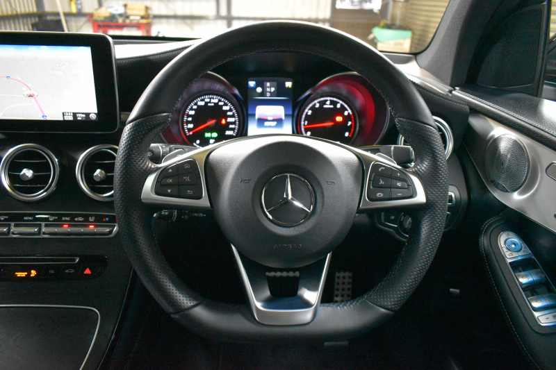 メルセデスベンツ GLC GLC250 4ﾏﾁｯｸ ｽﾎﾟｰﾂ 本革仕様 ﾚｰﾀﾞｰｾｰﾌﾃｨP 211馬力 1ｵｰﾅｰ ﾊﾟﾉﾗﾏｻﾝﾙｰﾌ 全席ﾋｰﾀｰ黒革ｼｰﾄ ﾃﾞｨｽﾄﾛ ﾌﾞﾗｲﾝﾄﾞS Lｷｰﾌﾟ AMGｴｱﾛ19AW ｷｰGo PTS ﾍｯﾄﾞｱｯﾌﾟD ﾌﾞﾙﾒｽﾀS Fｹﾞｰﾄ 地ﾃﾞｼﾞ360ｶﾒﾗ 2年保証