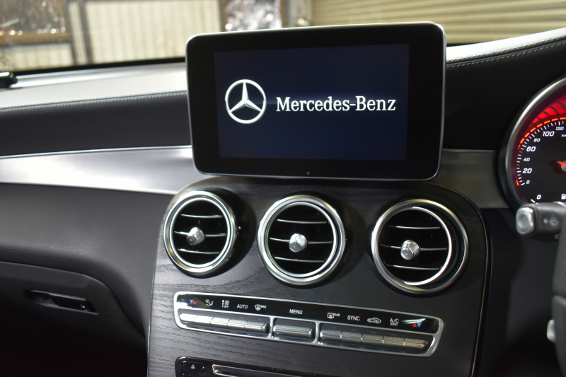 メルセデスベンツ GLC GLC250 4ﾏﾁｯｸ ｽﾎﾟｰﾂ 本革仕様 ﾚｰﾀﾞｰｾｰﾌﾃｨP 211馬力 1ｵｰﾅｰ ﾊﾟﾉﾗﾏｻﾝﾙｰﾌ 全席ﾋｰﾀｰ黒革ｼｰﾄ ﾃﾞｨｽﾄﾛ ﾌﾞﾗｲﾝﾄﾞS Lｷｰﾌﾟ AMGｴｱﾛ19AW ｷｰGo PTS ﾍｯﾄﾞｱｯﾌﾟD ﾌﾞﾙﾒｽﾀS Fｹﾞｰﾄ 地ﾃﾞｼﾞ360ｶﾒﾗ 2年保証