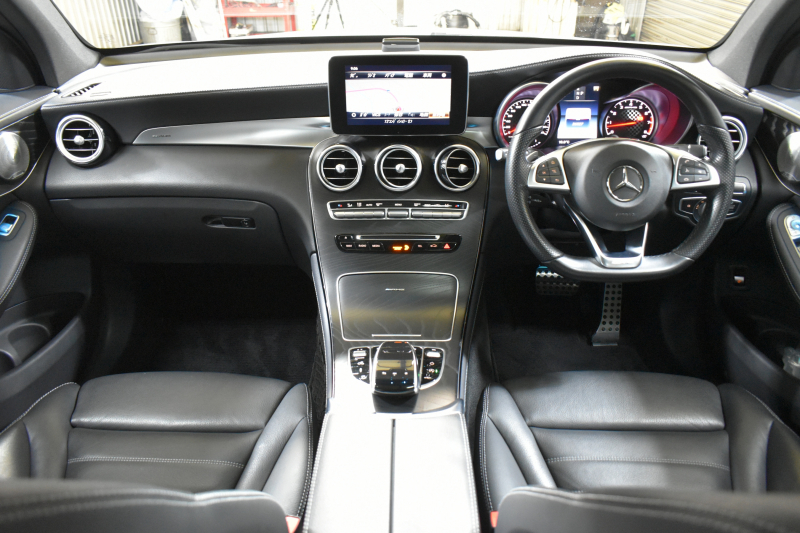 AMG GLC GLC43 4MATIC ﾚｻﾞｰｴｸｽｸﾙｰｼﾌﾞP ﾚｰﾀﾞｰｾｰﾌﾃｨP V6ﾂｲﾝﾀｰﾎﾞ/367馬力 ﾊﾟﾉﾗﾏｻﾝﾙｰﾌ 黒革 ﾌﾞﾙﾒｽﾀｰ HUD ﾃﾞｨｽﾄﾛﾆｯｸ ﾌﾞﾗｲﾝﾄﾞS ﾚｰﾝｷｰﾌﾟ ｴｱﾛ20AW ｻｲﾄﾞﾗﾝﾆﾝｸﾞﾎﾞｰﾄﾞ ﾊﾟﾅﾒﾘﾙｯｸｸﾞﾘﾙ HDDﾅﾋﾞTV 360ｶﾒﾗ ﾌｯﾄｹﾞｰﾄ 2年保証