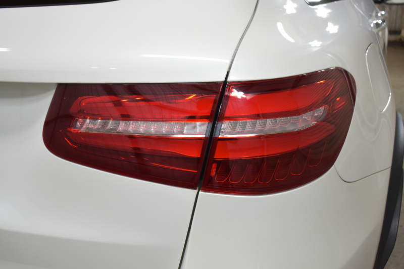 AMG GLC GLC43 4MATIC ﾚｻﾞｰｴｸｽｸﾙｰｼﾌﾞP ﾚｰﾀﾞｰｾｰﾌﾃｨP V6ﾂｲﾝﾀｰﾎﾞ/367馬力 ﾊﾟﾉﾗﾏｻﾝﾙｰﾌ 黒革 ﾌﾞﾙﾒｽﾀｰ HUD ﾃﾞｨｽﾄﾛﾆｯｸ ﾌﾞﾗｲﾝﾄﾞS ﾚｰﾝｷｰﾌﾟ ｴｱﾛ20AW ｻｲﾄﾞﾗﾝﾆﾝｸﾞﾎﾞｰﾄﾞ ﾊﾟﾅﾒﾘﾙｯｸｸﾞﾘﾙ HDDﾅﾋﾞTV 360ｶﾒﾗ ﾌｯﾄｹﾞｰﾄ 2年保証