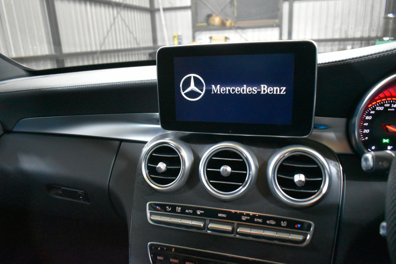 メルセデスベンツ Cクラス C200 4ﾏﾁｯｸ AVG AMGﾗｲﾝ ﾚｰﾀﾞｰｾｰﾌﾃｨP  MEｺﾈｸﾄ 9速  184馬力 燃費13.7km 4WD ﾋｰﾀｰ黒革 ﾃﾞｨｽﾄﾛ BSM Lｷｰﾌﾟ AMGｴｱﾛ18AW ｷｰﾚｽGO ﾊﾟｰｸﾄﾛ LEDﾍｯﾄﾞﾗｲﾄ ﾏﾙﾁｱﾝﾋﾞｴﾝﾄﾗｲﾄ 地ﾃﾞｼﾞﾅﾋﾞ Bｶﾒﾗ 2年保証