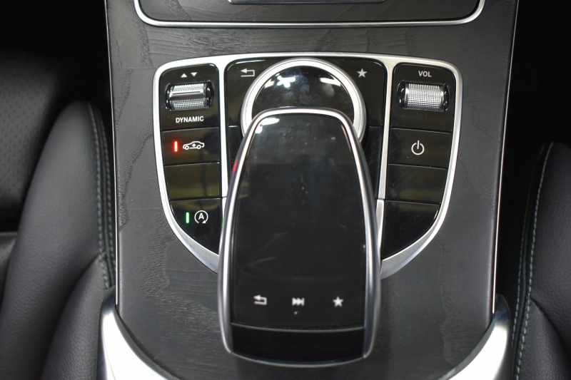 メルセデスベンツ Cクラス C200 4ﾏﾁｯｸ AVG AMGﾗｲﾝ ﾚｰﾀﾞｰｾｰﾌﾃｨP  MEｺﾈｸﾄ 9速  184馬力 燃費13.7km 4WD ﾋｰﾀｰ黒革 ﾃﾞｨｽﾄﾛ BSM Lｷｰﾌﾟ AMGｴｱﾛ18AW ｷｰﾚｽGO ﾊﾟｰｸﾄﾛ LEDﾍｯﾄﾞﾗｲﾄ ﾏﾙﾁｱﾝﾋﾞｴﾝﾄﾗｲﾄ 地ﾃﾞｼﾞﾅﾋﾞ Bｶﾒﾗ 2年保証