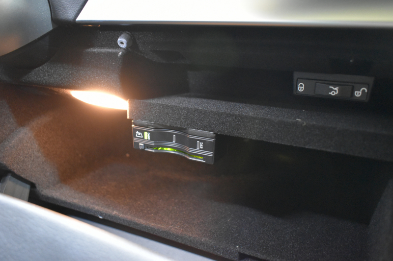 メルセデスベンツ Cクラス C200 4ﾏﾁｯｸ AVG AMGﾗｲﾝ ﾚｰﾀﾞｰｾｰﾌﾃｨP  MEｺﾈｸﾄ 9速  184馬力 燃費13.7km 4WD ﾋｰﾀｰ黒革 ﾃﾞｨｽﾄﾛ BSM Lｷｰﾌﾟ AMGｴｱﾛ18AW ｷｰﾚｽGO ﾊﾟｰｸﾄﾛ LEDﾍｯﾄﾞﾗｲﾄ ﾏﾙﾁｱﾝﾋﾞｴﾝﾄﾗｲﾄ 地ﾃﾞｼﾞﾅﾋﾞ Bｶﾒﾗ 2年保証