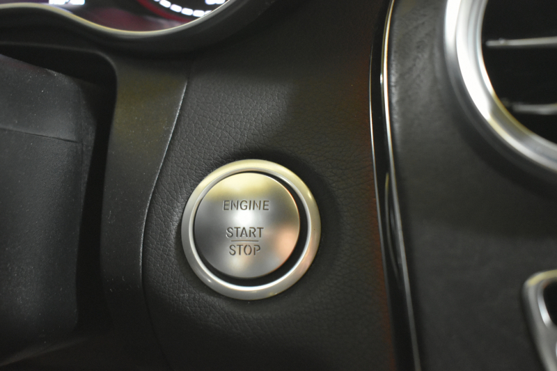 AMG Cクラス C43 4M EXC ﾚｰﾀﾞｰP  左H 1ｵｰﾅｰ 3.0LV6ﾀｰﾎﾞ367馬力 ﾋｰﾀｰ赤革 ﾃﾞｨｽﾄﾛ ﾌﾞﾗｲﾝﾄﾞｽﾎﾟｯﾄ Lｷｰﾌﾟ AMGｴｱﾛ19AW ｷｰGO ﾌﾞﾙﾒｽﾀｰS ﾌｯﾄﾄﾗﾝｸ 地ﾃﾞｼﾞBｶﾒﾗ PTS 2年保証