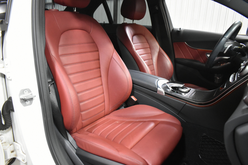 AMG Cクラス C43 4M EXC ﾚｰﾀﾞｰP  左H 1ｵｰﾅｰ 3.0LV6ﾀｰﾎﾞ367馬力 ﾋｰﾀｰ赤革 ﾃﾞｨｽﾄﾛ ﾌﾞﾗｲﾝﾄﾞｽﾎﾟｯﾄ Lｷｰﾌﾟ AMGｴｱﾛ19AW ｷｰGO ﾌﾞﾙﾒｽﾀｰS ﾌｯﾄﾄﾗﾝｸ 地ﾃﾞｼﾞBｶﾒﾗ PTS 2年保証