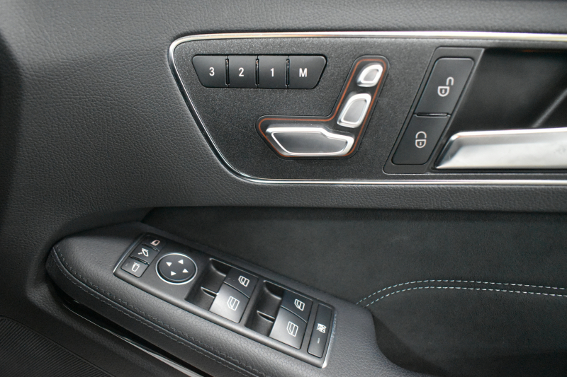 メルセデスベンツ Eクラス E250 AVG AMGｽﾎﾟｰﾂ ﾚｰﾀﾞｰSP 後期 ﾋｰﾀｰ黒半革 ﾃﾞｨｽﾄﾛ Bｽﾎﾟｯﾄ Lｷｰﾌﾟ ｷｰﾚｽGo AMGｴｱﾛ18AW ﾊﾟｰｸﾄﾛ LEDﾍｯﾄﾞ 駐車支援 地ﾃﾞｼﾞﾅﾋﾞ 360ｶﾒﾗ 2年保証