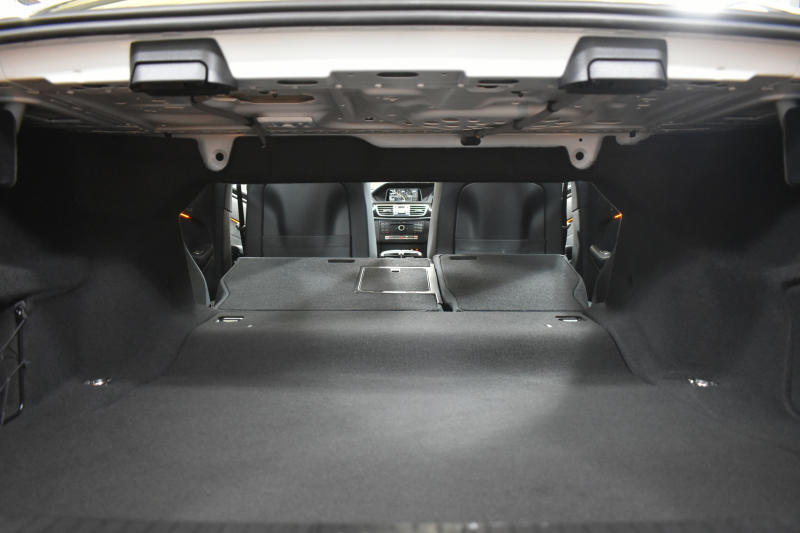 メルセデスベンツ Eクラス E250 AVG AMGｽﾎﾟｰﾂ ﾚｰﾀﾞｰSP 後期 ﾋｰﾀｰ黒半革 ﾃﾞｨｽﾄﾛ Bｽﾎﾟｯﾄ Lｷｰﾌﾟ ｷｰﾚｽGo AMGｴｱﾛ18AW ﾊﾟｰｸﾄﾛ LEDﾍｯﾄﾞ 駐車支援 地ﾃﾞｼﾞﾅﾋﾞ 360ｶﾒﾗ 2年保証