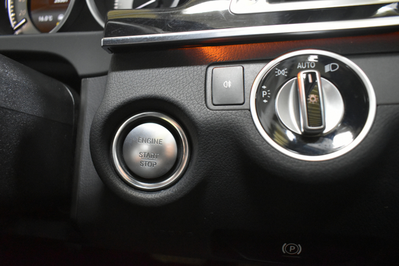 メルセデスベンツ Eクラス E250 AVG AMGｽﾎﾟｰﾂ ﾚｰﾀﾞｰSP 後期 ﾋｰﾀｰ黒半革 ﾃﾞｨｽﾄﾛ Bｽﾎﾟｯﾄ Lｷｰﾌﾟ ｷｰﾚｽGo AMGｴｱﾛ18AW ﾊﾟｰｸﾄﾛ LEDﾍｯﾄﾞ 駐車支援 地ﾃﾞｼﾞﾅﾋﾞ 360ｶﾒﾗ 2年保証