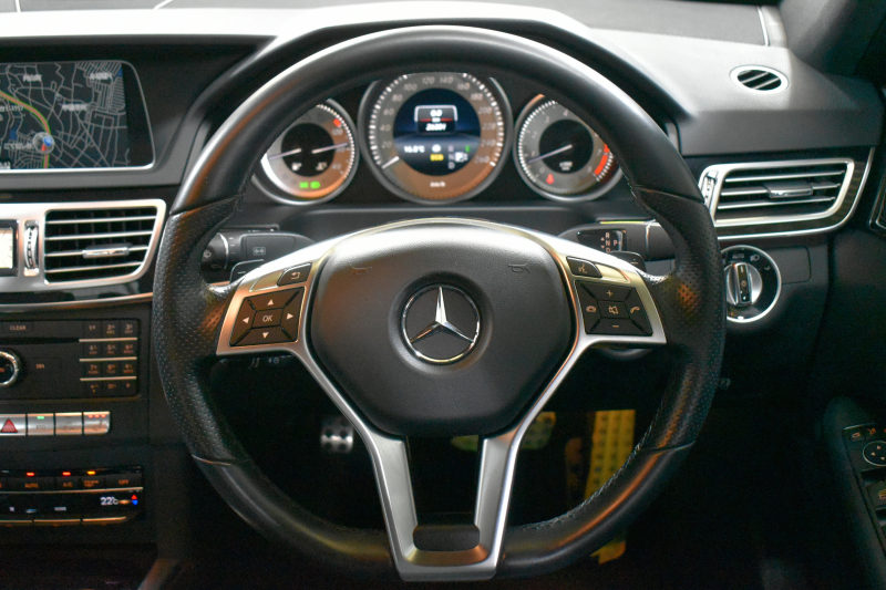 メルセデスベンツ Eクラス E250 AVG AMGｽﾎﾟｰﾂ ﾚｰﾀﾞｰSP 後期 ﾋｰﾀｰ黒半革 ﾃﾞｨｽﾄﾛ Bｽﾎﾟｯﾄ Lｷｰﾌﾟ ｷｰﾚｽGo AMGｴｱﾛ18AW ﾊﾟｰｸﾄﾛ LEDﾍｯﾄﾞ 駐車支援 地ﾃﾞｼﾞﾅﾋﾞ 360ｶﾒﾗ 2年保証