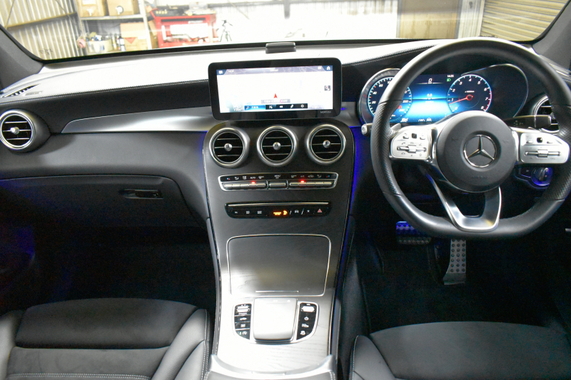 メルセデスベンツ GLC GLC300 4ﾏﾁｯｸ AMGﾗｲﾝ ﾚｰﾀﾞｰｾｰﾌﾃｨP 後期型 1ｵｰﾅｰ MEｺﾈｸﾄ 9速 ﾋｰﾀ付黒半革 ﾃﾞｨｽﾄﾛ BSM Lﾁｪﾝｼﾞ AMGｴｱﾛ20AW PTS ﾌｯﾄｹﾞｰﾄ  地ﾃﾞｼﾞﾅﾋﾞ 360ｶﾒﾗ 2年保証