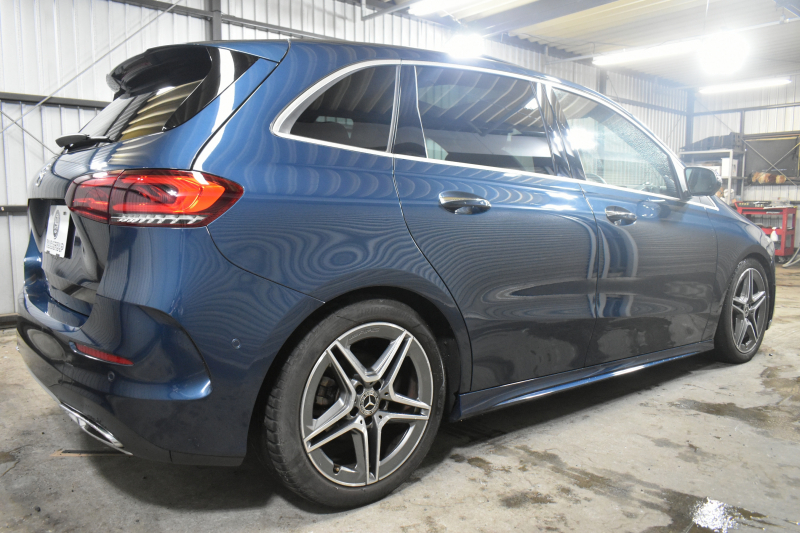 メルセデスベンツ Bクラス B200d AMGﾗｲﾝ AMGﾚｻﾞｰｴｸｽｸﾙｰｼﾌﾞP ｱﾄﾞﾊﾞﾝｽﾄﾞP ﾚｰﾀﾞｰSP MEｺﾈ MBUXｼｽﾃﾑ ﾊﾟﾉﾗﾏR ﾋｰﾀｰ付黒灰革 ACC BSM Lﾁｪﾝｼﾞ AMGｴｱﾛ18AW ﾏﾙﾁLED HUD ﾌｯﾄﾄﾗﾝｸ 対話式ﾅﾋﾞTV 360ｶﾒﾗ 2年保証