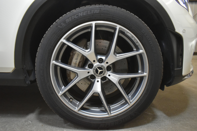 メルセデスベンツ GLC GLC300 4ﾏﾁｯｸ AMGﾗｲﾝ ﾚｻﾞｰｴｸｽｸﾙｰｼﾌﾞP ﾚｰﾀﾞｰｾｰﾌﾃｨP 後期型 ﾊﾟﾉﾗﾏｻﾝﾙｰﾌ ﾋｰﾀｰ/ﾍﾞﾝﾁﾚｰｼｮﾝ黒革 ﾌﾞﾙﾒｽﾀｰ HUD AMGｴｱﾛ20AW MBUXﾅﾋﾞTV 360ｶﾒﾗ 液晶ﾒｰﾀｰ ﾃﾞｨｽﾄﾛ ﾌﾞﾗｲﾝﾄﾞS ﾚｰﾝｷｰﾌﾟ ｷｰﾚｽGO ﾌｯﾄｹﾞｰﾄ 2年保証