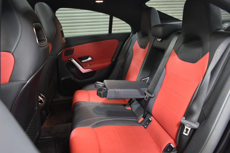 メルセデスベンツ CLAクラス CLA200d AMGﾗｲﾝ AMGﾚｻﾞｰｴｸｽｸﾙｰｼﾌﾞ ｱﾄﾞﾊﾞﾝｽﾄﾞP ﾚｰﾀﾞｰSP 1ｵｰﾅｰ ﾊﾟﾉﾗﾏｻﾝﾙｰﾌ ﾋｰﾀｰ赤黒革 ﾃﾞｨｽﾄﾛ Lﾁｪﾝｼﾞ AMGｴｱﾛ18AW ｷｰGO PTS ﾍｯﾄﾞｱｯﾌﾟD 対話式ﾅﾋﾞTV 360ｶﾒﾗ 2年保証