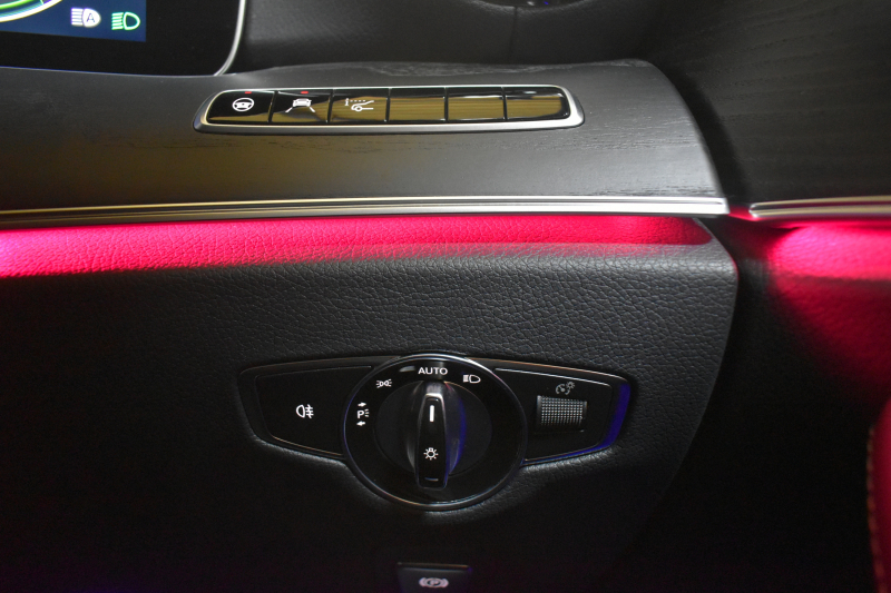 メルセデスベンツ Eクラス E200 AVG AMGﾗｲﾝ ｴｸｽｸﾙｰｼﾌﾞP ﾚｰﾀﾞｰｾｰﾌﾃｨP 中期型 BSG搭載 黒革 ﾌﾞﾙﾒｽﾀｰ ﾍｯﾄﾞｱｯﾌﾟD ｴｱﾊﾞﾗﾝｽP 電動ﾄﾗﾝｸ AMGｴｱﾛ19AW ﾃﾞｨｽﾄﾛﾆｯｸ ﾌﾞﾗｲﾝﾄﾞｽﾎﾟｯﾄ ﾚｰﾝｷｰﾌﾟ ﾅﾋﾞTV 360ｶﾒﾗ ｷｰﾚｽGO 2年保証