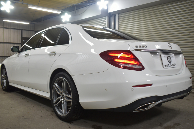 メルセデスベンツ Eクラス E200 AVG AMGﾗｲﾝ ｴｸｽｸﾙｰｼﾌﾞP ﾚｰﾀﾞｰｾｰﾌﾃｨP 中期型 BSG搭載 黒革 ﾌﾞﾙﾒｽﾀｰ ﾍｯﾄﾞｱｯﾌﾟD ｴｱﾊﾞﾗﾝｽP 電動ﾄﾗﾝｸ AMGｴｱﾛ19AW ﾃﾞｨｽﾄﾛﾆｯｸ ﾌﾞﾗｲﾝﾄﾞｽﾎﾟｯﾄ ﾚｰﾝｷｰﾌﾟ ﾅﾋﾞTV 360ｶﾒﾗ ｷｰﾚｽGO 2年保証