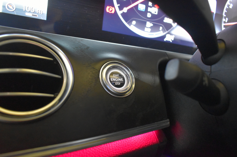 メルセデスベンツ Eクラス E200 AVG AMGﾗｲﾝ ｴｸｽｸﾙｰｼﾌﾞP ﾚｰﾀﾞｰｾｰﾌﾃｨP 中期型 BSG搭載 黒革 ﾌﾞﾙﾒｽﾀｰ ﾍｯﾄﾞｱｯﾌﾟD ｴｱﾊﾞﾗﾝｽP 電動ﾄﾗﾝｸ AMGｴｱﾛ19AW ﾃﾞｨｽﾄﾛﾆｯｸ ﾌﾞﾗｲﾝﾄﾞｽﾎﾟｯﾄ ﾚｰﾝｷｰﾌﾟ ﾅﾋﾞTV 360ｶﾒﾗ ｷｰﾚｽGO 2年保証