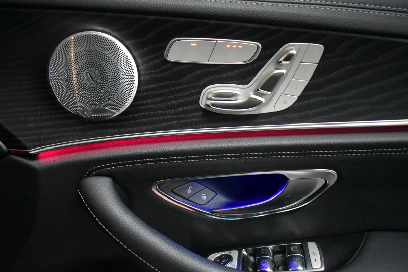 メルセデスベンツ Eクラス E200 AVG AMGﾗｲﾝ ｴｸｽｸﾙｰｼﾌﾞP ﾚｰﾀﾞｰｾｰﾌﾃｨP 中期型 BSG搭載 黒革 ﾌﾞﾙﾒｽﾀｰ ﾍｯﾄﾞｱｯﾌﾟD ｴｱﾊﾞﾗﾝｽP 電動ﾄﾗﾝｸ AMGｴｱﾛ19AW ﾃﾞｨｽﾄﾛﾆｯｸ ﾌﾞﾗｲﾝﾄﾞｽﾎﾟｯﾄ ﾚｰﾝｷｰﾌﾟ ﾅﾋﾞTV 360ｶﾒﾗ ｷｰﾚｽGO 2年保証