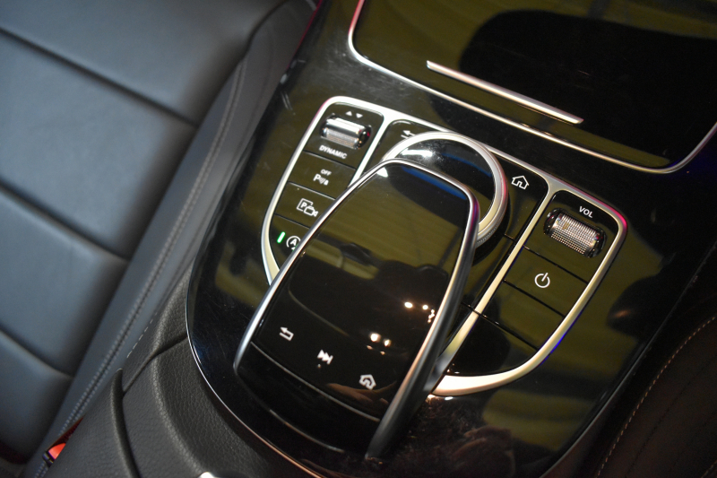 メルセデスベンツ Eクラス E200 AVG AMGﾗｲﾝ ｴｸｽｸﾙｰｼﾌﾞP ﾚｰﾀﾞｰｾｰﾌﾃｨP 中期型 BSG搭載 黒革 ﾌﾞﾙﾒｽﾀｰ ﾍｯﾄﾞｱｯﾌﾟD ｴｱﾊﾞﾗﾝｽP 電動ﾄﾗﾝｸ AMGｴｱﾛ19AW ﾃﾞｨｽﾄﾛﾆｯｸ ﾌﾞﾗｲﾝﾄﾞｽﾎﾟｯﾄ ﾚｰﾝｷｰﾌﾟ ﾅﾋﾞTV 360ｶﾒﾗ ｷｰﾚｽGO 2年保証