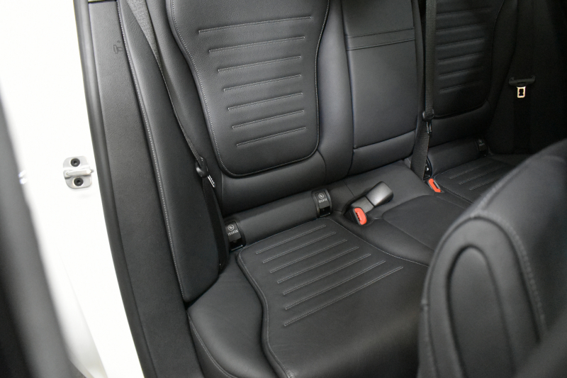 メルセデスベンツ Cクラス C200ﾜｺﾞﾝ AVG AMGﾗｲﾝP ﾚｻﾞｰｴｸｽｸﾙｰｼﾌﾞP ﾍﾞｰｼｯｸP ﾚｰﾀﾞｰｾｰﾌﾃｨP ISG搭載 1ｵｰﾅｰ ﾊﾟﾉﾗﾏｻﾝﾙｰﾌ 黒革 AMGｴｱﾛ18AW ﾃﾞｼﾞﾀﾙﾗｲﾄ ARﾅﾋﾞTV ﾍｯﾄﾞｱｯﾌﾟD 360ｶﾒﾗ ﾃﾞｨｽﾄﾛ ﾌﾞﾗｲﾝﾄﾞS ｷｰﾚｽｺﾞｰ ｵｰﾄﾃｰﾙｹﾞｰﾄ 2年保証