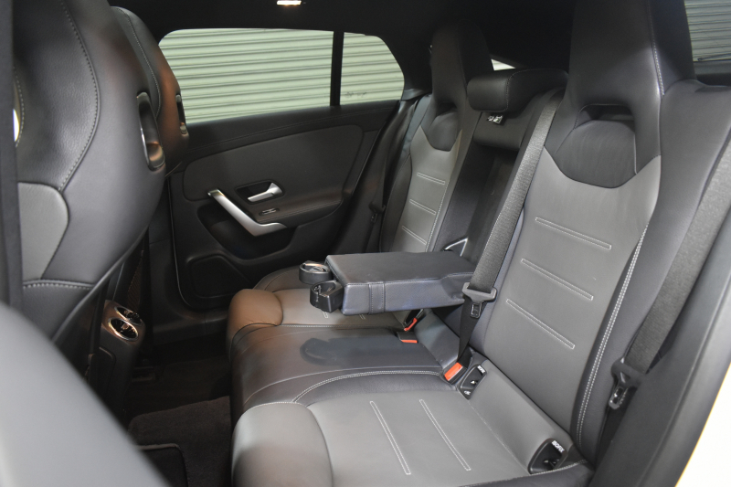 メルセデスベンツ CLAクラス CLA200d ｼｭｰﾃｨﾝｸﾞﾌﾞﾚｰｸ AMGﾗｲﾝP AMGﾚｻﾞｰｴｸｽｸﾙｰｼﾌﾞ ｱﾄﾞﾊﾞﾝｽﾄﾞ ﾚｰﾀﾞｰSP 燃費18.2km ﾃﾞｨｰｾﾞﾙTB ﾊﾟﾉﾗﾏｻﾝR ﾋｰﾀｰ黒灰革 ﾃﾞｨｽﾄﾛ BSM Lﾁｪﾝｼﾞ AMGｴｱﾛ18AW ｷｰﾚｽGO PTS  HUD 対話式ﾅﾋﾞ 360ｶﾒﾗ 2年保証