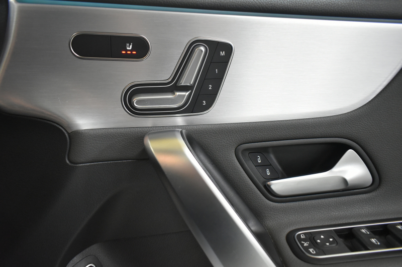 メルセデスベンツ CLAクラス CLA200d ｼｭｰﾃｨﾝｸﾞﾌﾞﾚｰｸ AMGﾗｲﾝP AMGﾚｻﾞｰｴｸｽｸﾙｰｼﾌﾞ ｱﾄﾞﾊﾞﾝｽﾄﾞ ﾚｰﾀﾞｰSP 燃費18.2km ﾃﾞｨｰｾﾞﾙTB ﾊﾟﾉﾗﾏｻﾝR ﾋｰﾀｰ黒灰革 ﾃﾞｨｽﾄﾛ BSM Lﾁｪﾝｼﾞ AMGｴｱﾛ18AW ｷｰﾚｽGO PTS  HUD 対話式ﾅﾋﾞ 360ｶﾒﾗ 2年保証