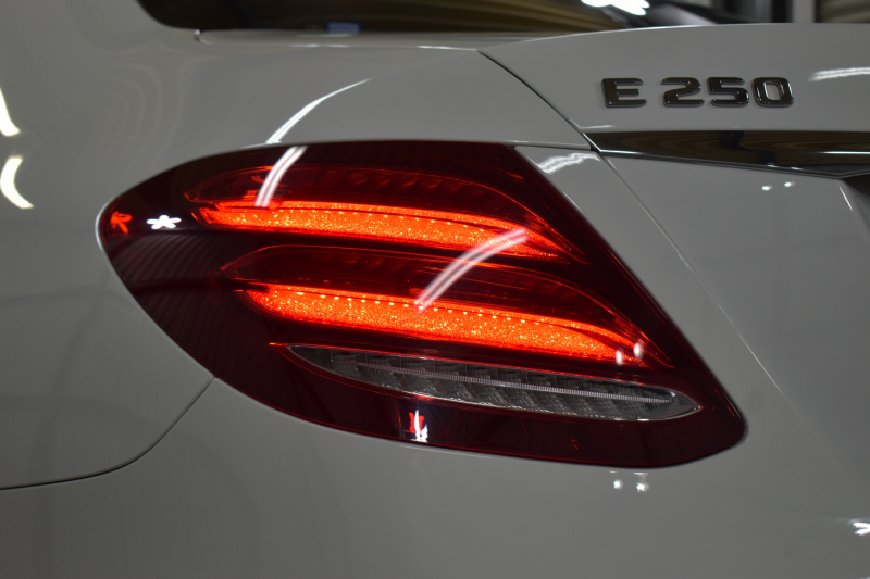 メルセデスベンツ Eクラス E250 AVG ｽﾎﾟｰﾂ ﾚｻﾞｰｴｸｽｸﾙｰｼﾌﾞP ﾚｰﾀﾞｰｾｰﾌﾃｨP ﾊﾟﾉﾗﾏｻﾝﾙｰﾌ 黒革 ﾌﾞﾙﾒｽﾀｰ ﾌｯﾄﾄﾗﾝｸ ｴｱﾊﾞﾗﾝｽP AMGｴｱﾛ19AW ﾃﾞｨｽﾄﾛ ﾌﾞﾗｲﾝﾄﾞS ﾚｰﾝｷｰﾌﾟ ﾅﾋﾞTV 360ｶﾒﾗ ｷｰﾚｽｺﾞｰ 2年保証