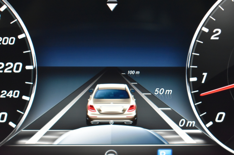 メルセデスベンツ Eクラス E250 AVG ｽﾎﾟｰﾂ ﾚｻﾞｰｴｸｽｸﾙｰｼﾌﾞP ﾚｰﾀﾞｰｾｰﾌﾃｨP ﾊﾟﾉﾗﾏｻﾝﾙｰﾌ 黒革 ﾌﾞﾙﾒｽﾀｰ ﾌｯﾄﾄﾗﾝｸ ｴｱﾊﾞﾗﾝｽP AMGｴｱﾛ19AW ﾃﾞｨｽﾄﾛ ﾌﾞﾗｲﾝﾄﾞS ﾚｰﾝｷｰﾌﾟ ﾅﾋﾞTV 360ｶﾒﾗ ｷｰﾚｽｺﾞｰ 2年保証